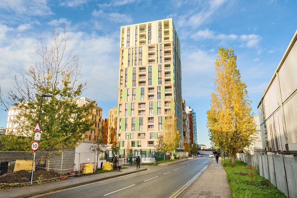 Property photo 3 of 20 External