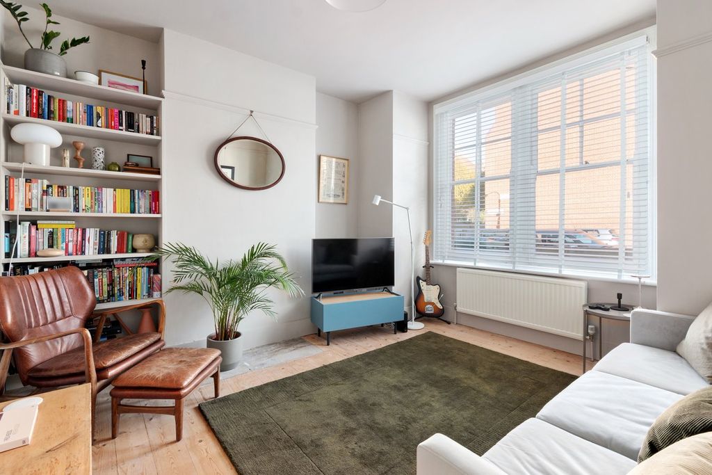 Property photo 3 of 11