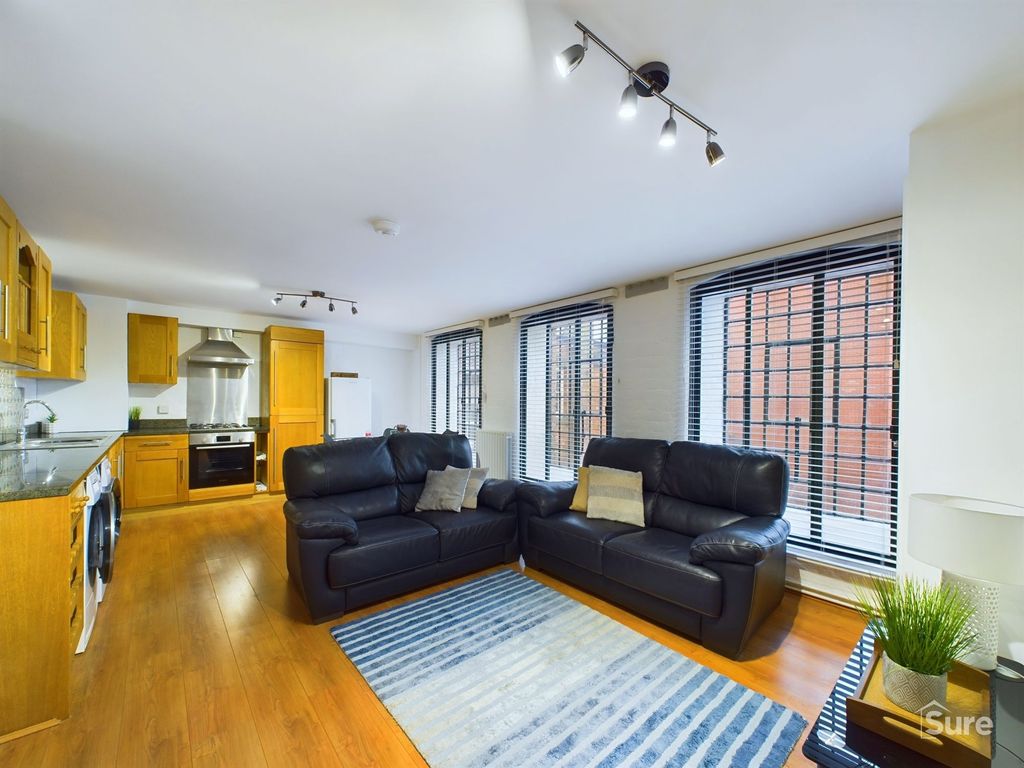 Property photo 3 of 11