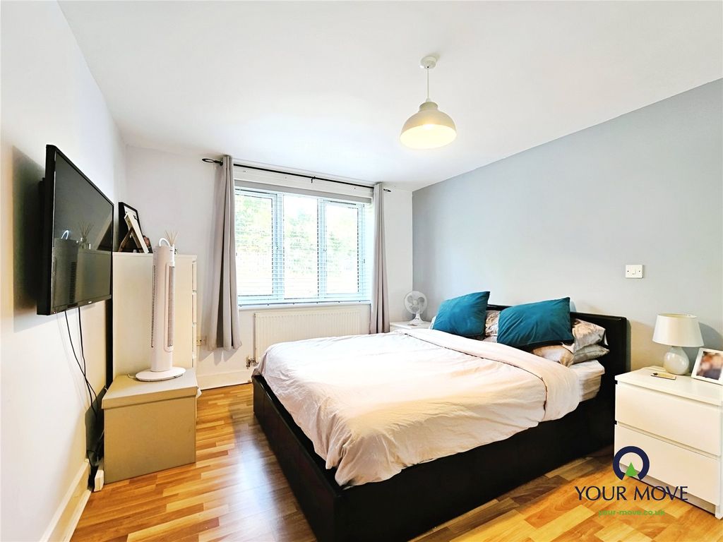 Property photo 3 of 8 Bedroom 1