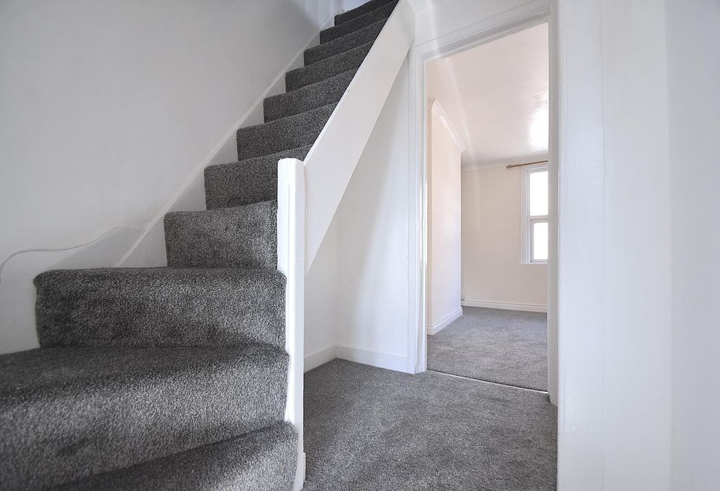 Property photo 2 of 12 Hallway