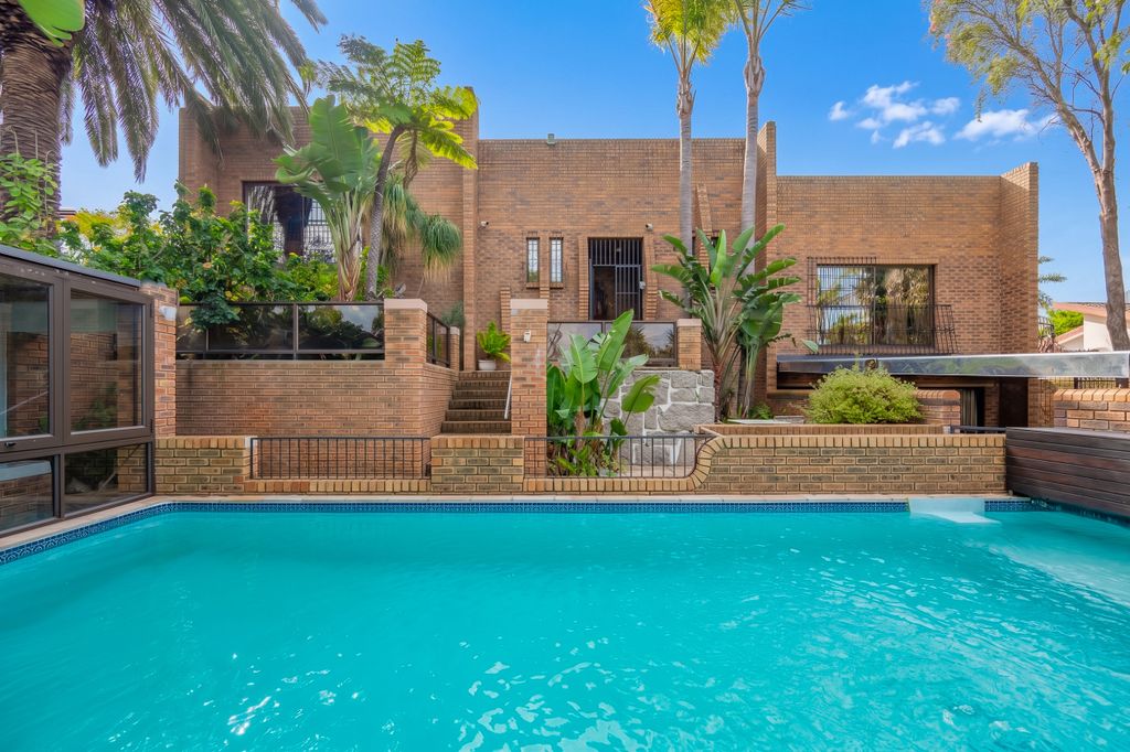 Property photo 1 of 40