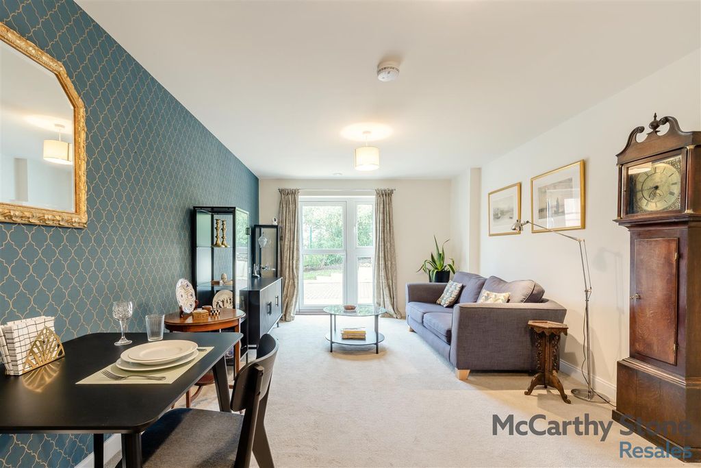 Property photo 1 of 27 8678426-Interior03.Jpg