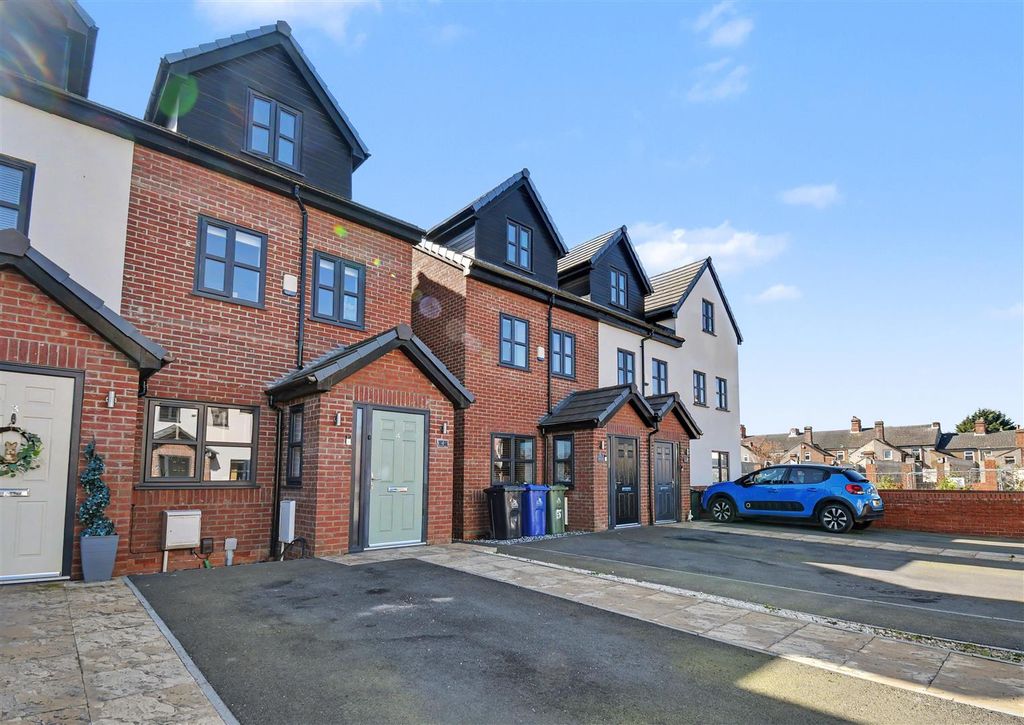 Property photo 1 of 16 Front Photo