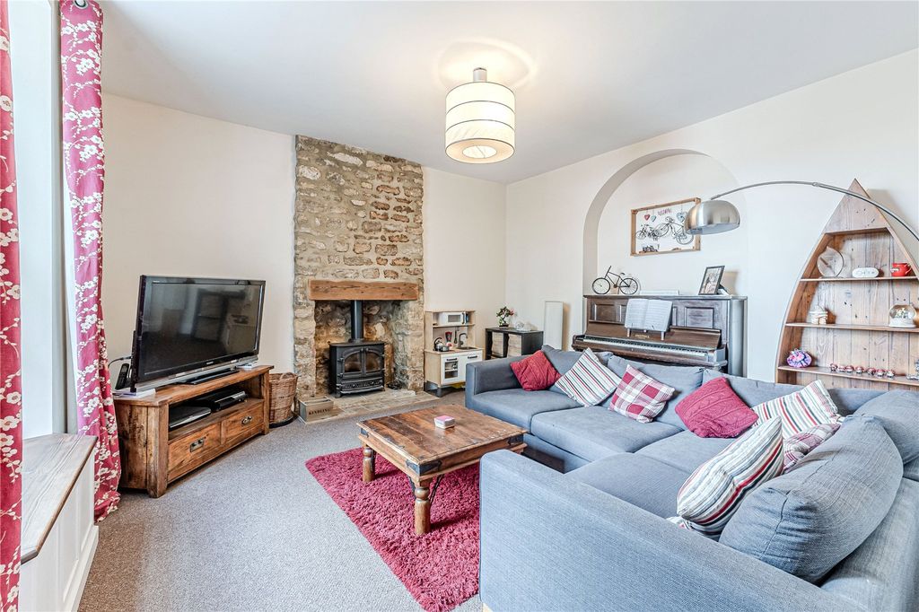 Property photo 2 of 17 Picture No. 15