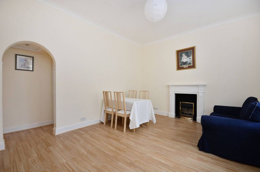 Property photo 2 of 9