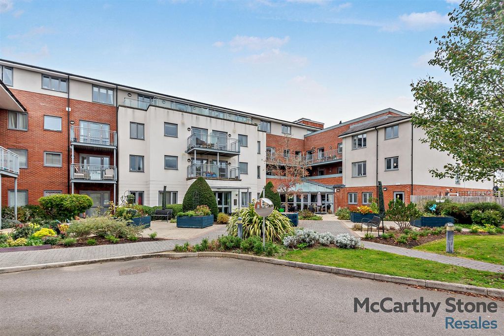 Property photo 1 of 25 8667606-Exterior04-800.Jpg