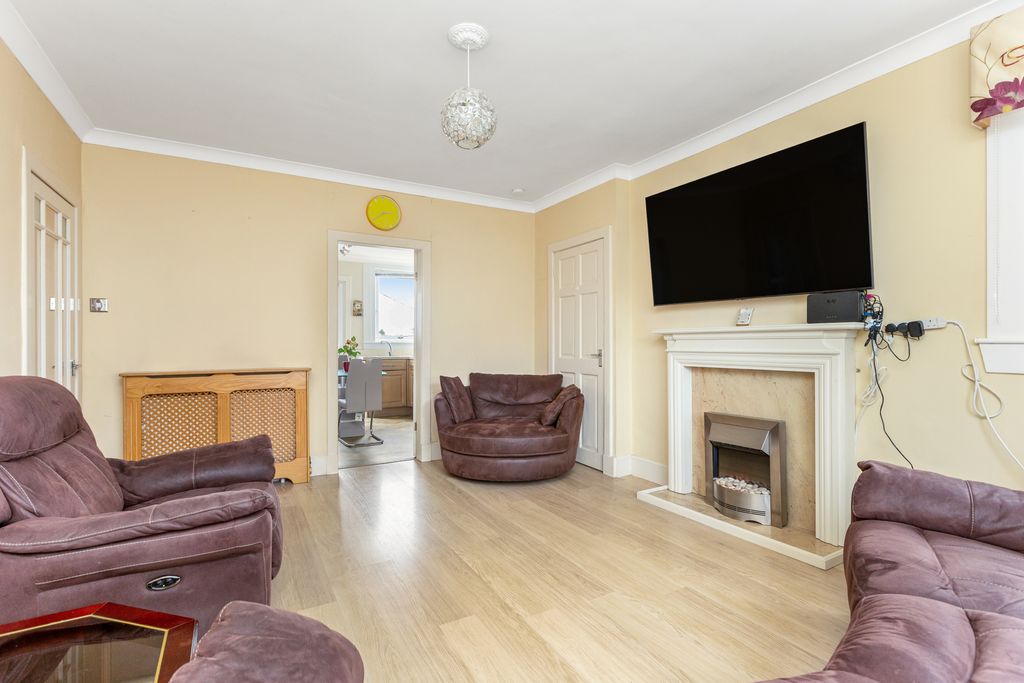 Property photo 3 of 16 Property Image 4