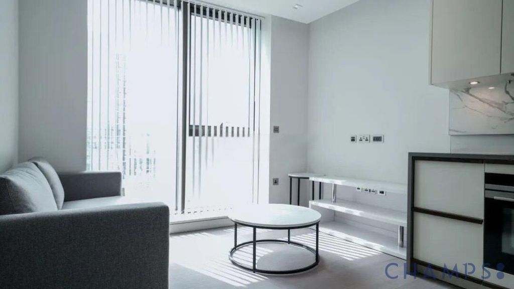 Property photo 1 of 6 Flat To Rent Westmark Tower, London W2