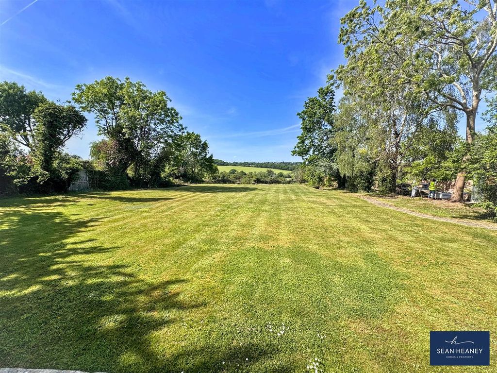 Property photo 2 of 22