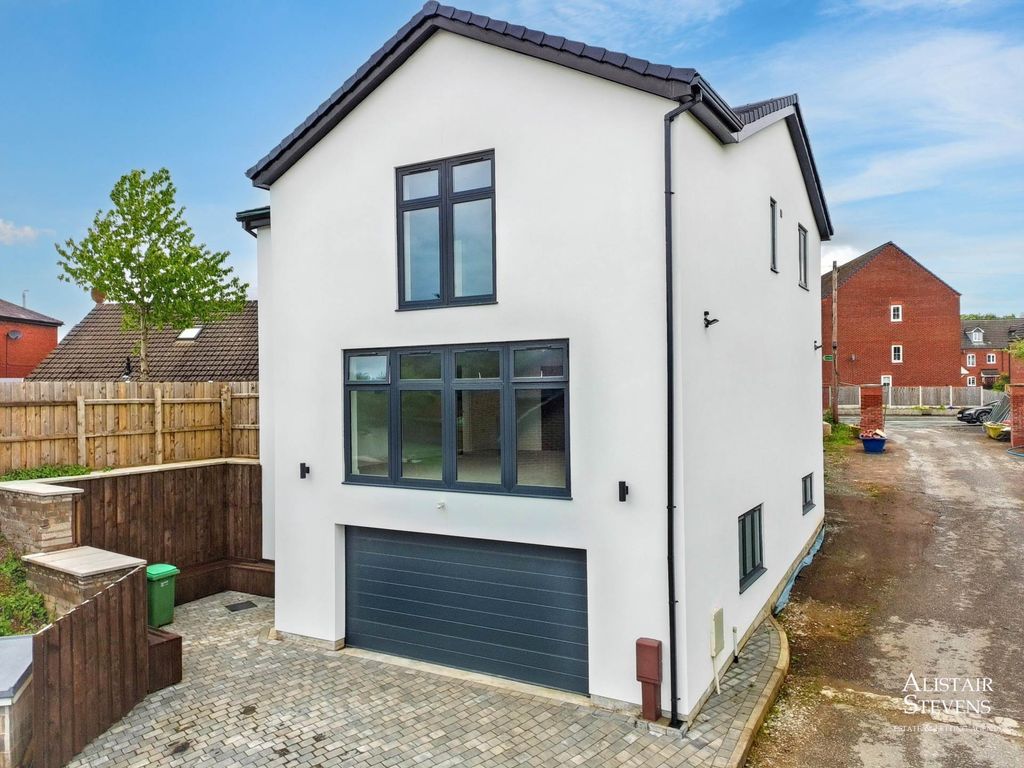 Additional image 34 of 4 bed detached house for saleHunt Lane, Chadderton OL9