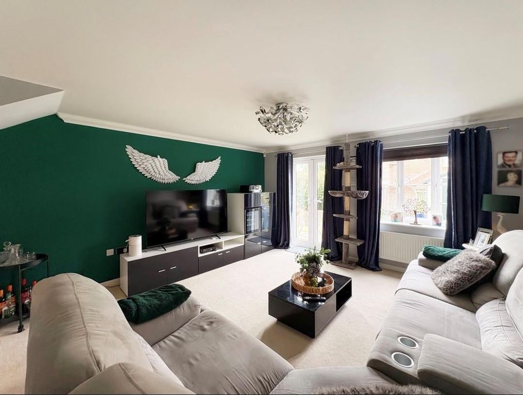 Property photo 3 of 28 Watersmead6.Jpg