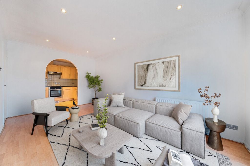 Property photo 2 of 22 Picture No. 27