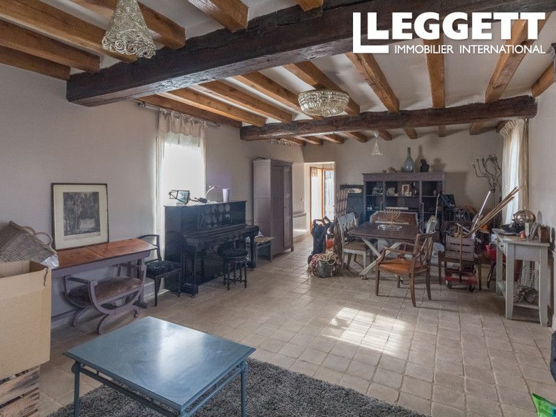 Property photo 2 of 10