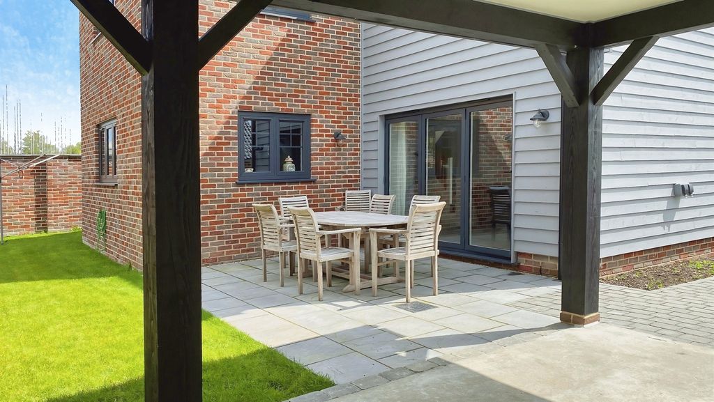 Property photo 3 of 20