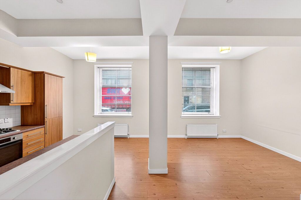 Property photo 2 of 31