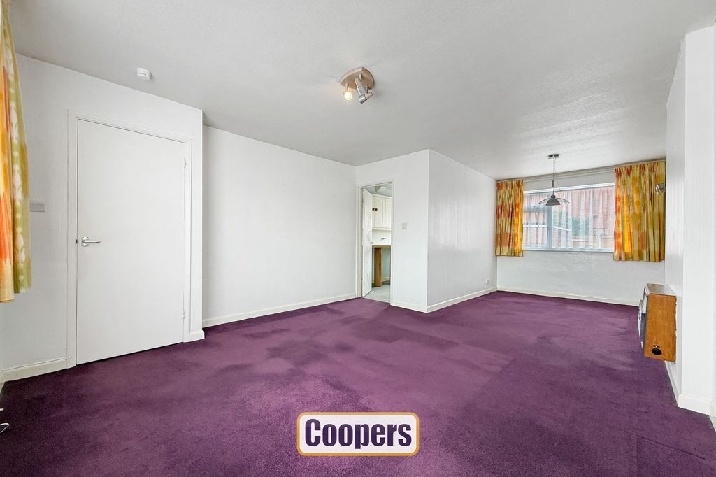 Property photo 3 of 11 Living Room