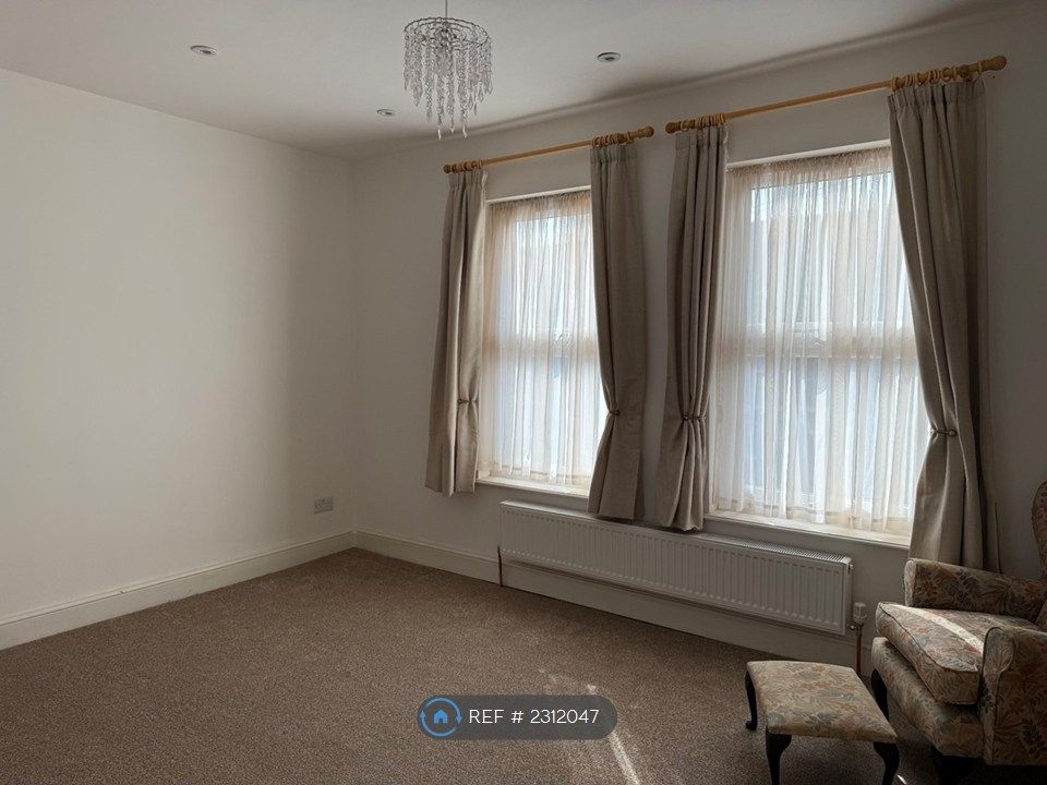 Property photo 3 of 19 Principal Bedroom