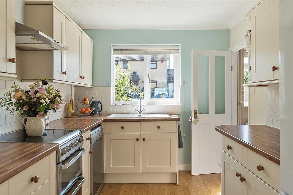 Property photo 2 of 13 Kitchen