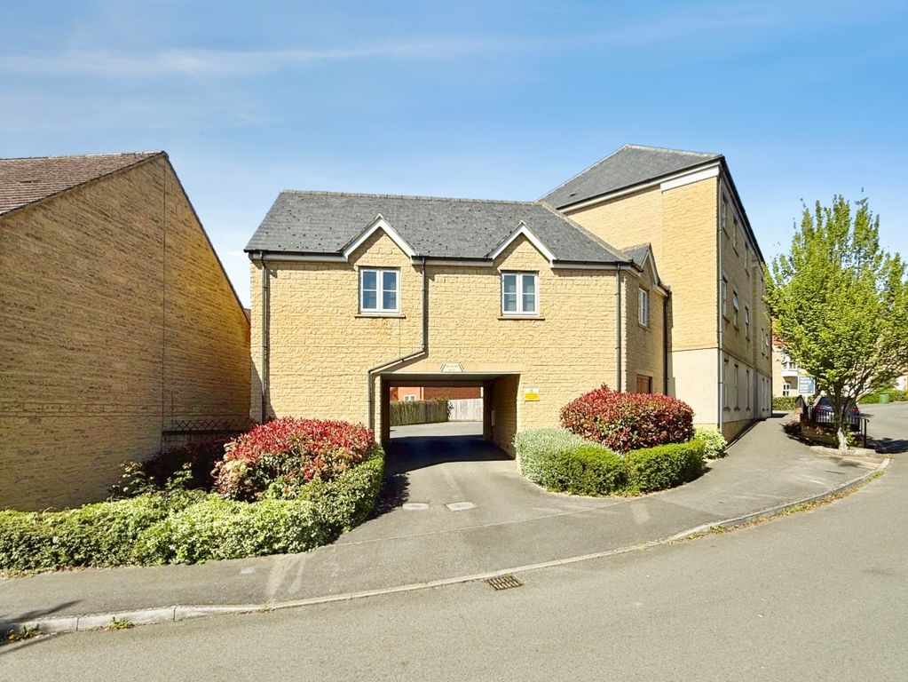 Property photo 1 of 7 71606995Img4803