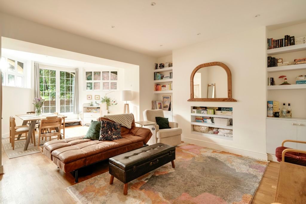 Property photo 1 of 16 Sitting/Dining Room