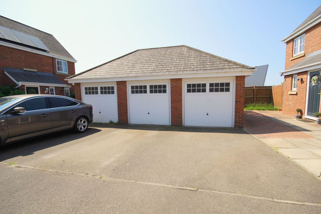 Property photo 3 of 25