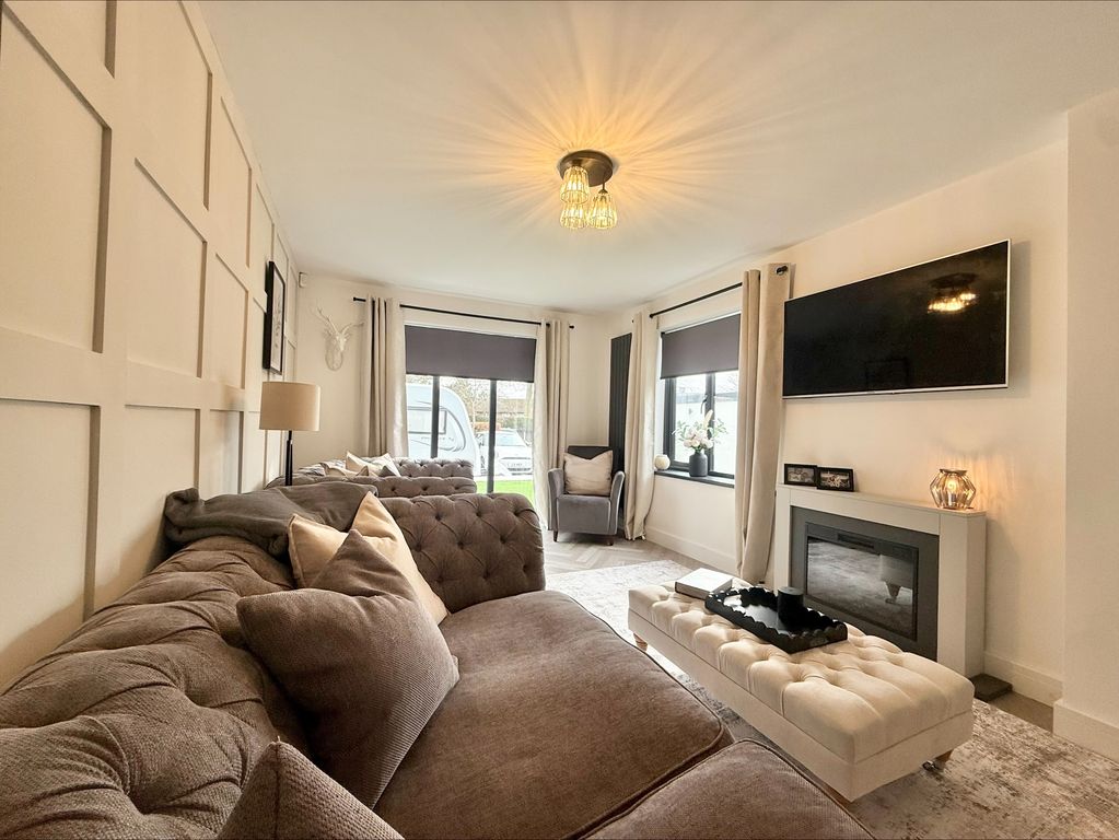 Property photo 2 of 26