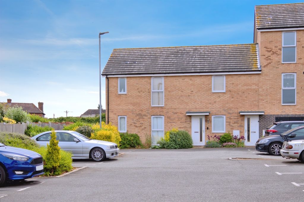 Property photo 2 of 19