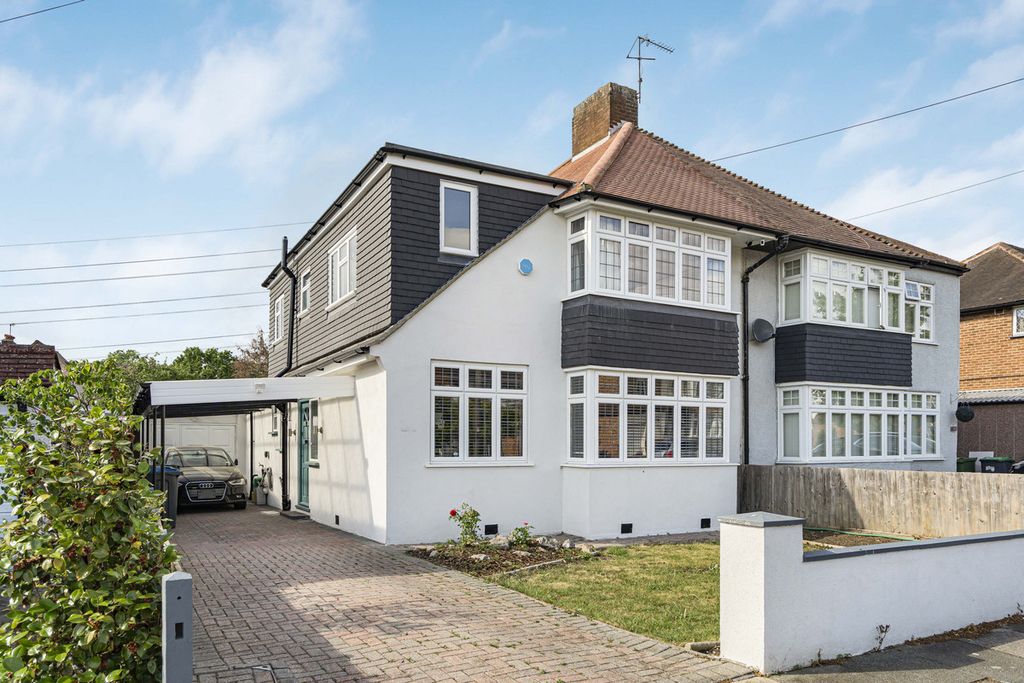 Property photo 1 of 18