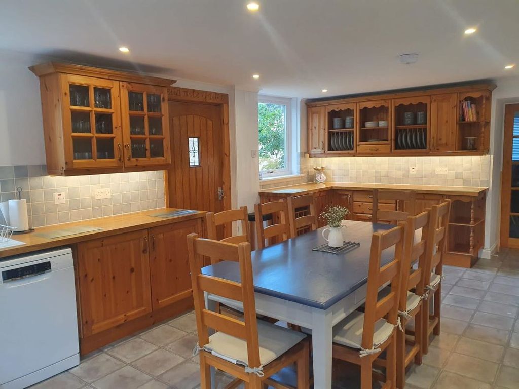 Property photo 3 of 25