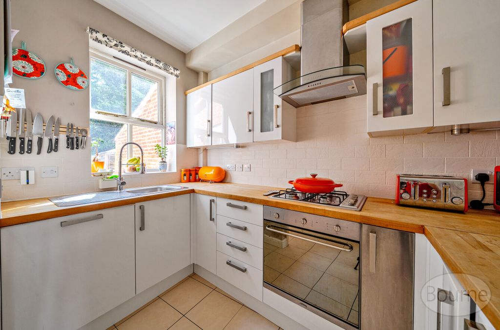 Property photo 3 of 17 6dcc3F77-F3d9-4F7...