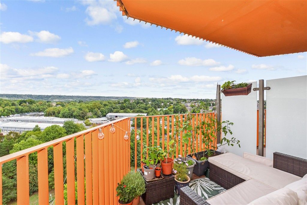 Property photo 2 of 10 Balcony / Terrace