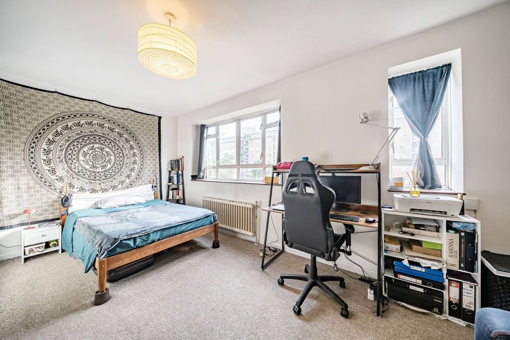 Property photo 2 of 19