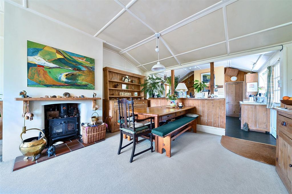 Property photo 2 of 18 Dining Room