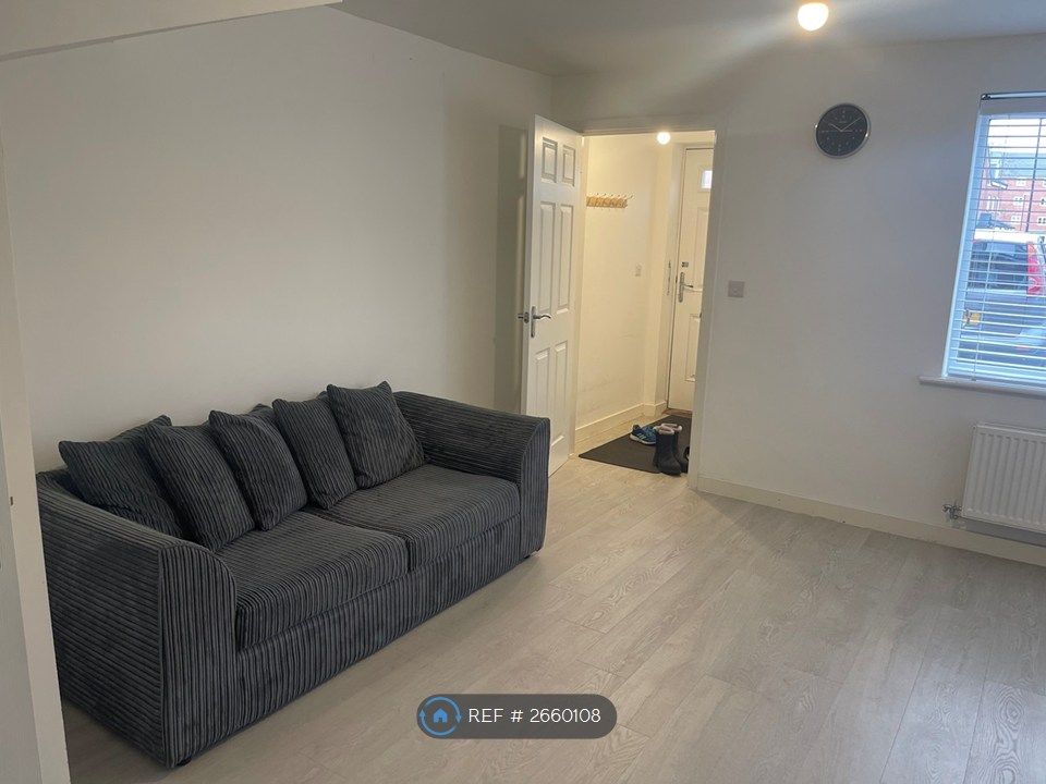 Property photo 2 of 16 Living Room