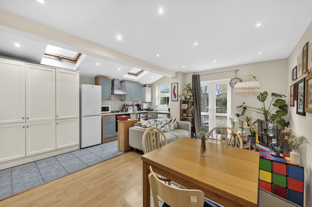 Property photo 3 of 8