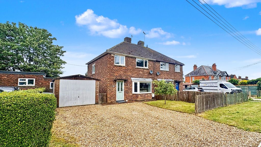 Property photo 1 of 17 Photo 8