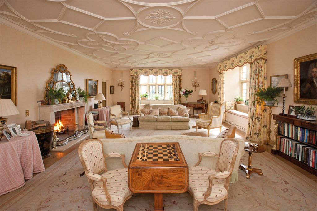 Property photo 3 of 27 Drawing Room