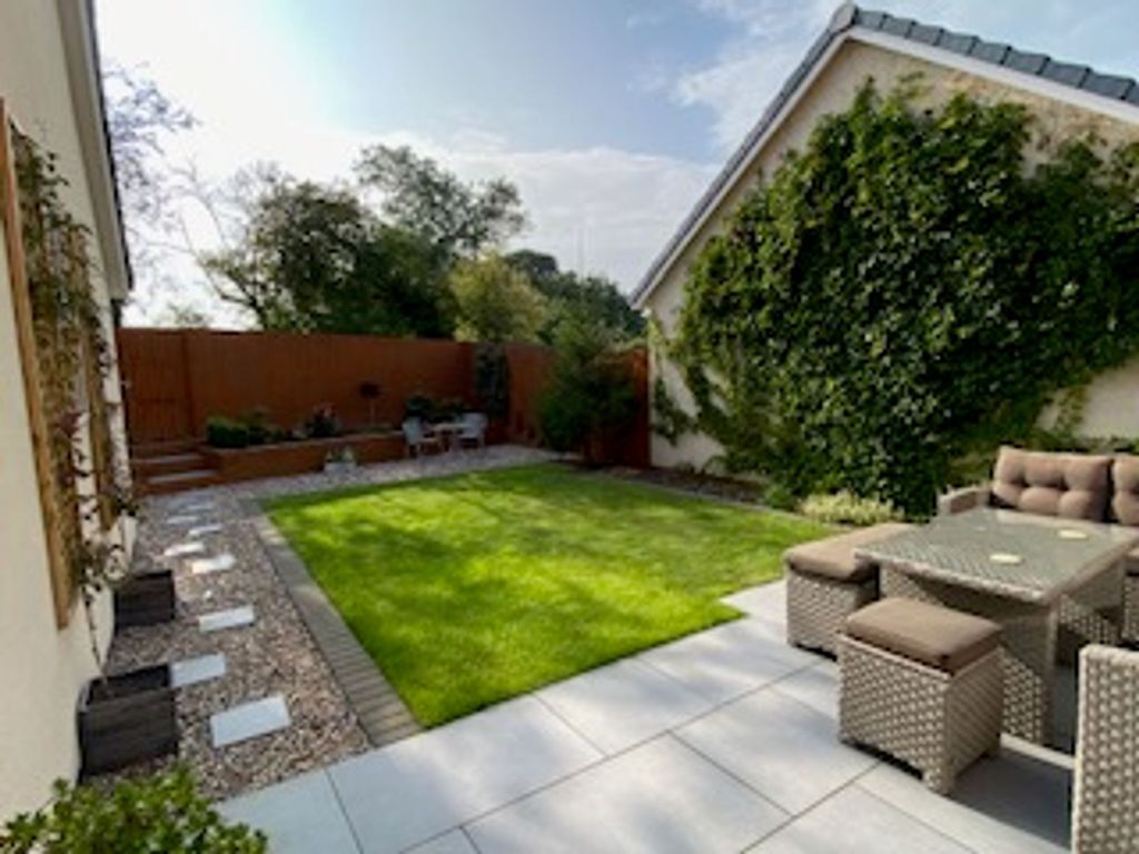 Property photo 2 of 34