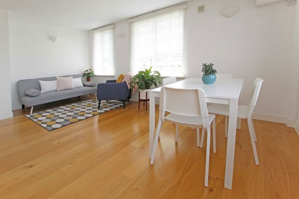 Property photo 1 of 4