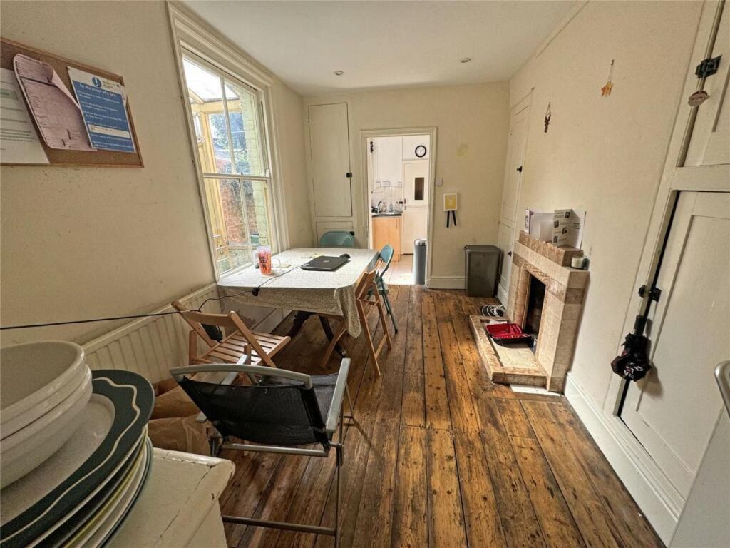 Property photo 3 of 5
