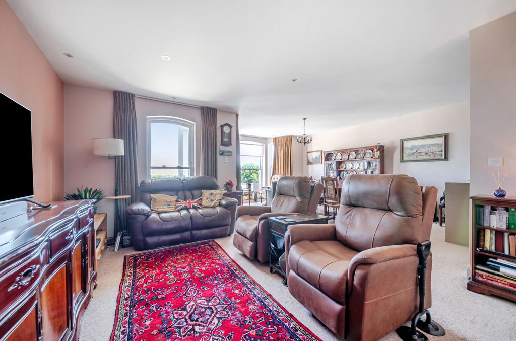 Property photo 3 of 20 1467806-14-6A171F...