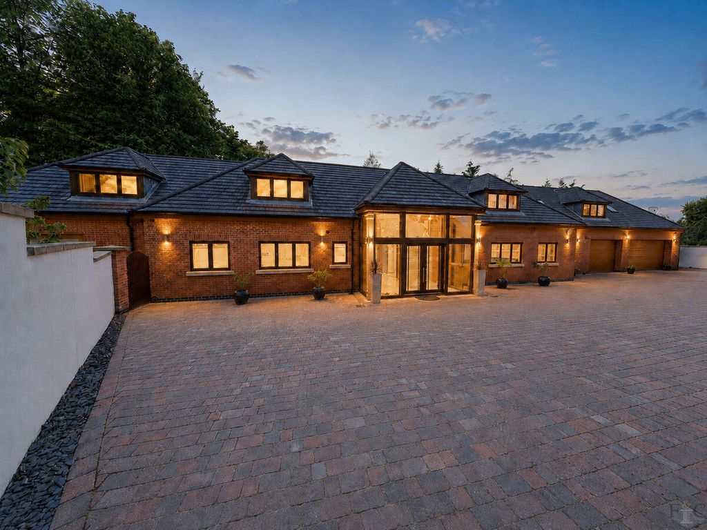 Property photo 1 of 31