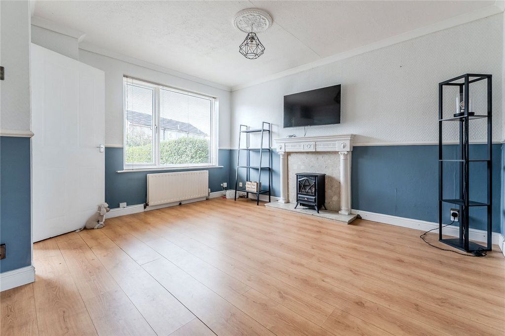 Property photo 2 of 14 Lounge