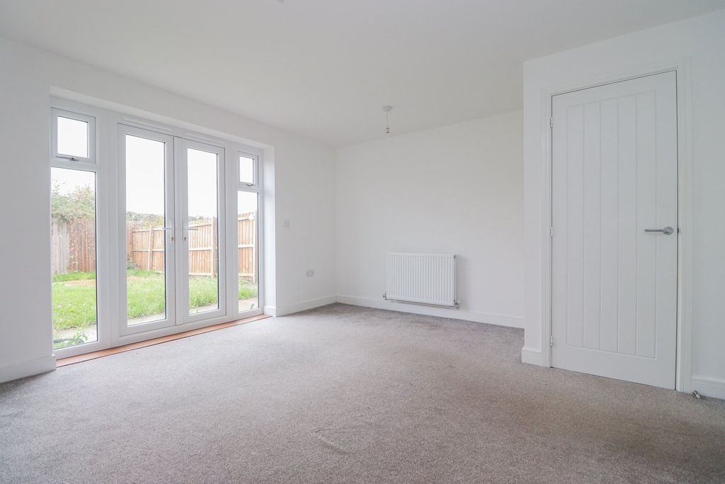 Property photo 3 of 14 Dining Lounge