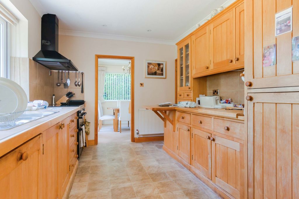 Property photo 3 of 30