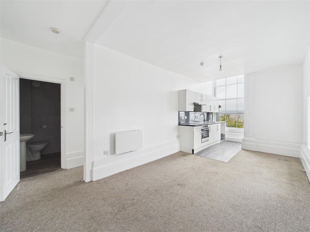 Property photo 2 of 14 Kitchen/Lounge/Diner