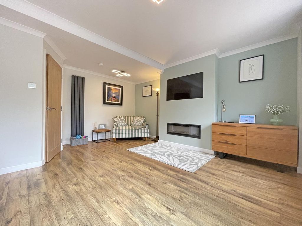Property photo 3 of 23 Hawthorn Way 44 - Living Room.Jpg