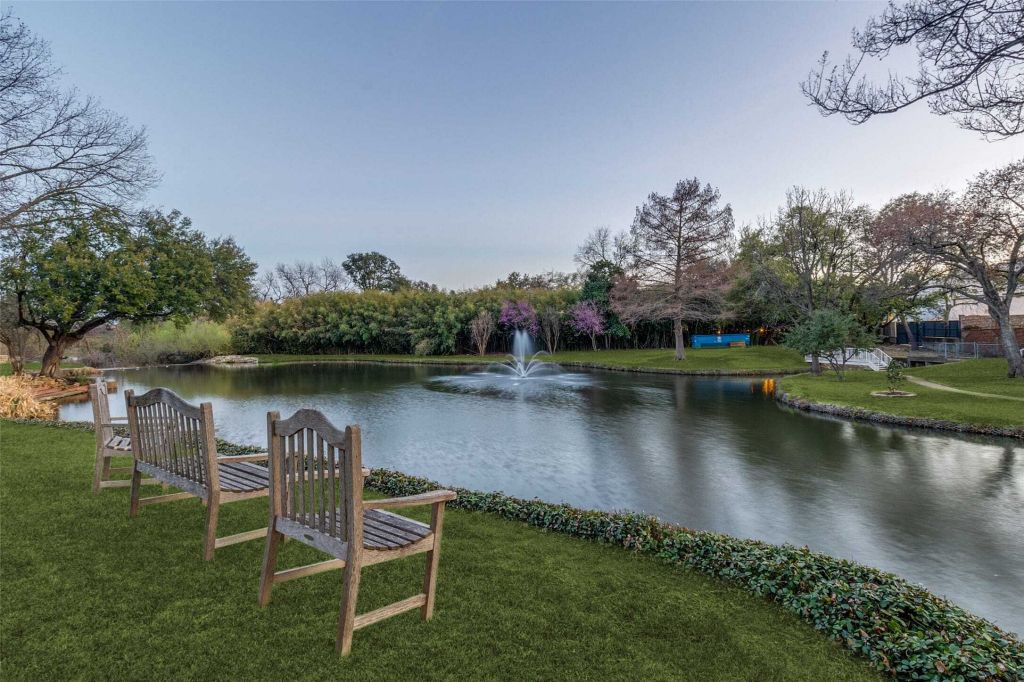 Property photo 1 of 31