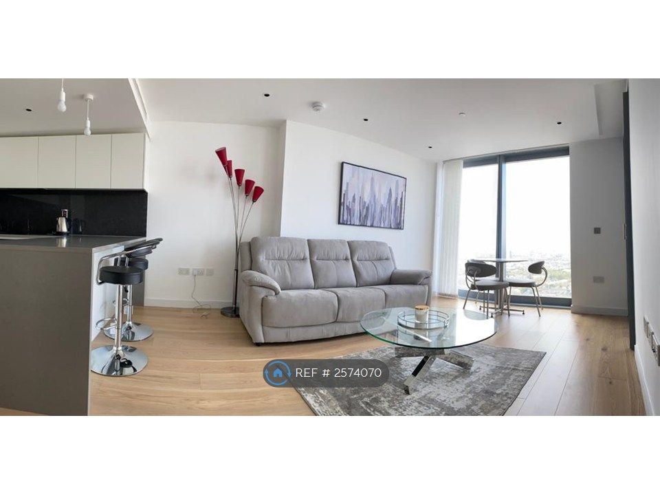 Property photo 1 of 16 Living Room